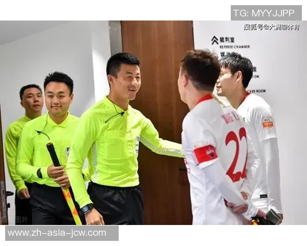 足球裁判傅明的执法之路与中国足球发展的深度探讨